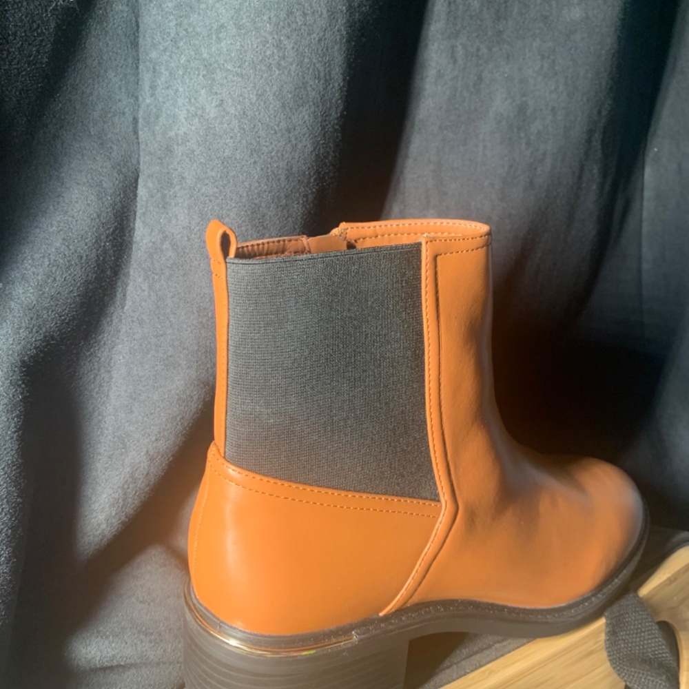 Boots - Picture 2 of 4